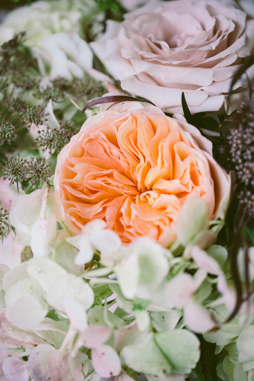 Southern wedding in Charleston, South Carolina, photos by Caroline Ghetes | via junebugweddings.com Southern wedding in Charleston, South Carolina, photos by Caroline Ghetes | via junebugweddings.com