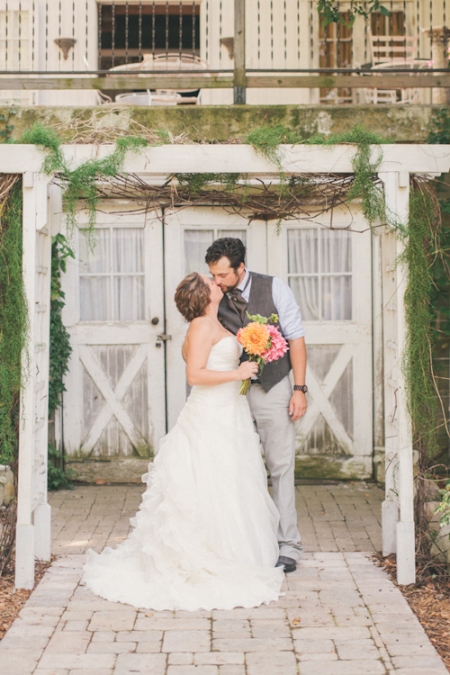 vintage inspired wedding at Blue Dress Barn in Michigan, with photos by Heather Jowett Photography | junebugweddings.com vintage inspired wedding at Blue Dress Barn in Michigan, with photos by Heather Jowett Photography | junebugweddings.com