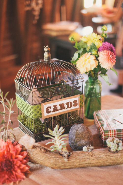 vintage inspired wedding at Blue Dress Barn in Michigan, with photos by Heather Jowett Photography | junebugweddings.com vintage inspired wedding at Blue Dress Barn in Michigan, with photos by Heather Jowett Photography | junebugweddings.com