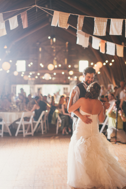 vintage inspired wedding at Blue Dress Barn in Michigan, with photos by Heather Jowett Photography | junebugweddings.com vintage inspired wedding at Blue Dress Barn in Michigan, with photos by Heather Jowett Photography | junebugweddings.com
