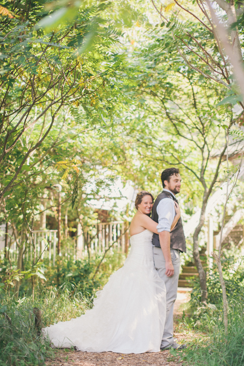 vintage inspired wedding at Blue Dress Barn in Michigan, with photos by Heather Jowett Photography | junebugweddings.com vintage inspired wedding at Blue Dress Barn in Michigan, with photos by Heather Jowett Photography | junebugweddings.com