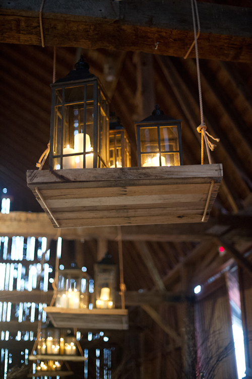 Barn wedding with woodland decor by Kelly Sweet Photography | junebugweddings.com Barn wedding with woodland decor by Kelly Sweet Photography | junebugweddings.com