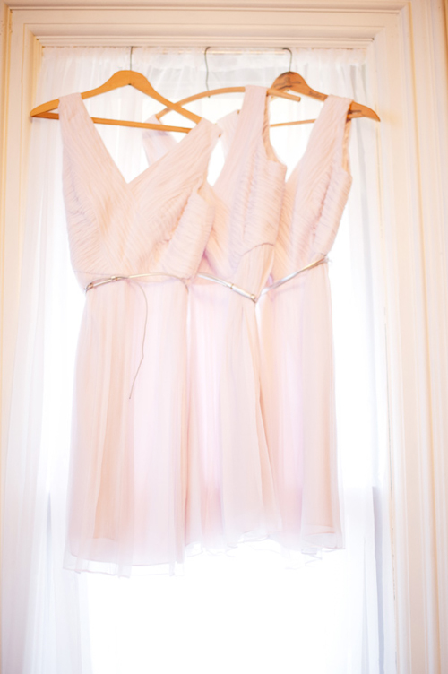 Barn wedding with woodland decor by Kelly Sweet Photography | junebugweddings.com Barn wedding with woodland decor by Kelly Sweet Photography | junebugweddings.com