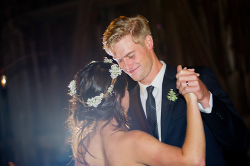Barn wedding with woodland decor by Kelly Sweet Photography | junebugweddings.com Barn wedding with woodland decor by Kelly Sweet Photography | junebugweddings.com