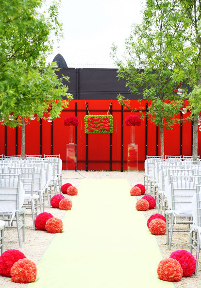 modern wedding ceremony design by Bella Signature Design, image by Life Mosaics Photography modern wedding ceremony design by Bella Signature Design, image by Life Mosaics Photography