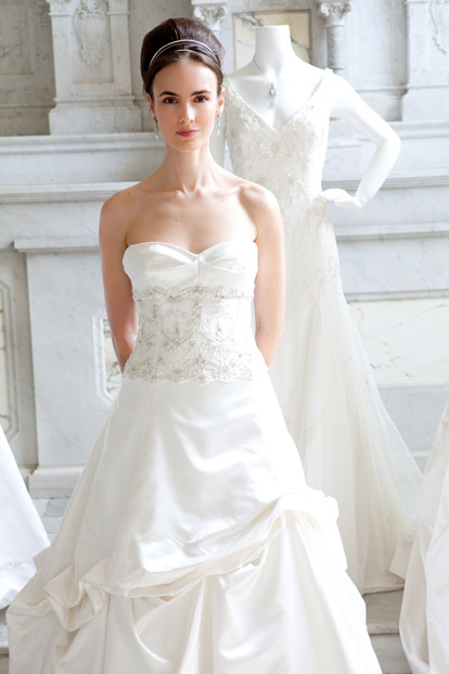 Kirstie Kelly Couture wedding gowns, images by Junebug Weddings Kirstie Kelly Couture wedding gowns, images by Junebug Weddings