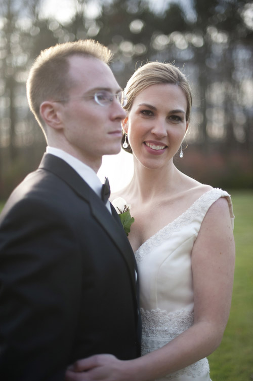 classic cream and white real wedding at Lord Thompson Manor in Thompson, CT, photographed by Justin and Mary Photography classic cream and white real wedding at Lord Thompson Manor in Thompson, CT, photographed by Justin and Mary Photography