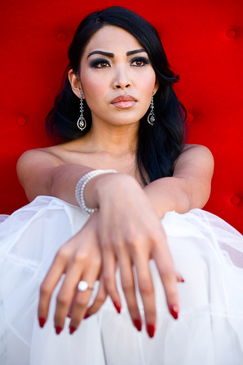 dramatic smokey eye bridal makeup by Tara Dowburd-Luftman of Makeup Therapy dramatic smokey eye bridal makeup by Tara Dowburd-Luftman of Makeup Therapy