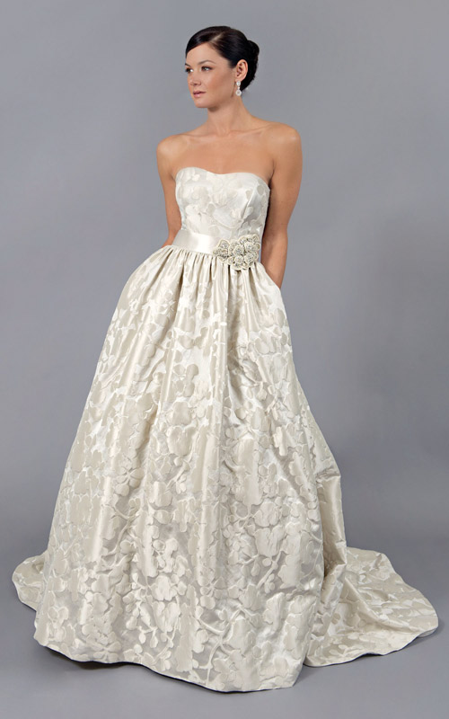 pretty lace wedding dresses from Modern Trousseau Spring 2012 colleciton pretty lace wedding dresses from Modern Trousseau Spring 2012 colleciton