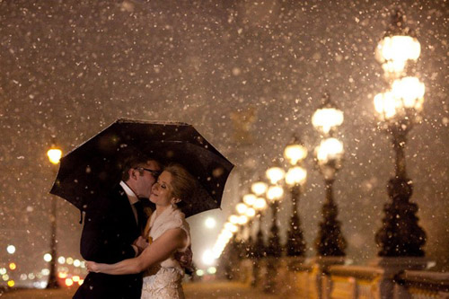 Snowy winter wedding in Paris at La Maison France-Amériques, planned by Fête in France, photography by Studio Cabrelli Snowy winter wedding in Paris at La Maison France-Amériques, planned by Fête in France, photography by Studio Cabrelli